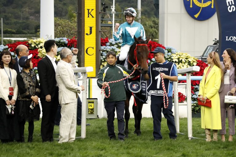 香港カップ(G1)優勝馬ロマンチックウォリアー